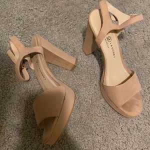 Size 9.5 Chinese laundry platform heels nude